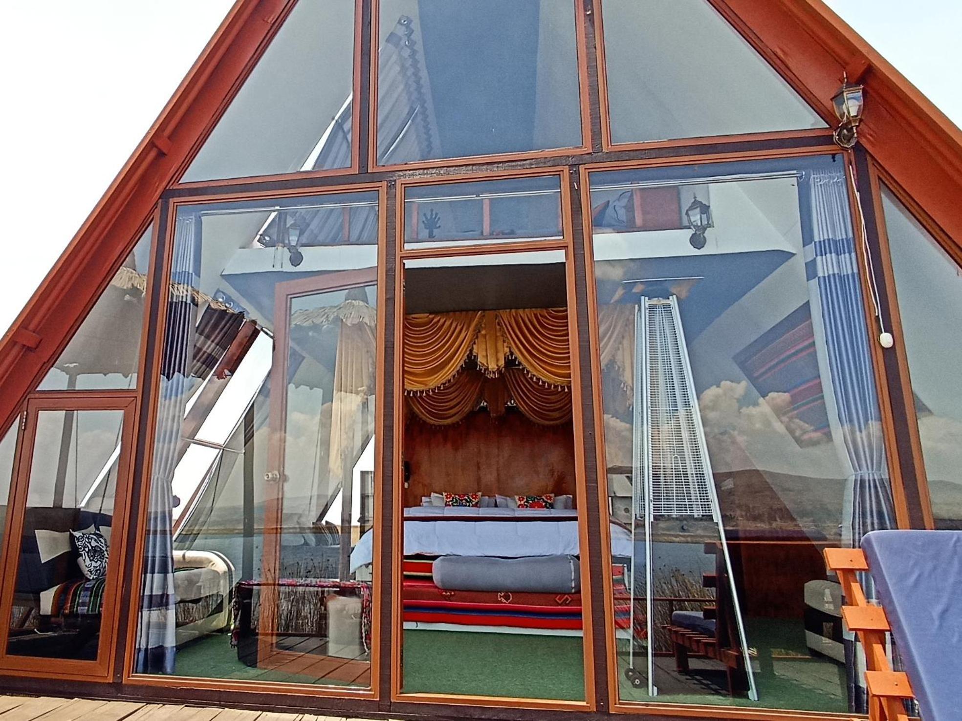 Uros Waliski Lodge Puno Exterior foto
