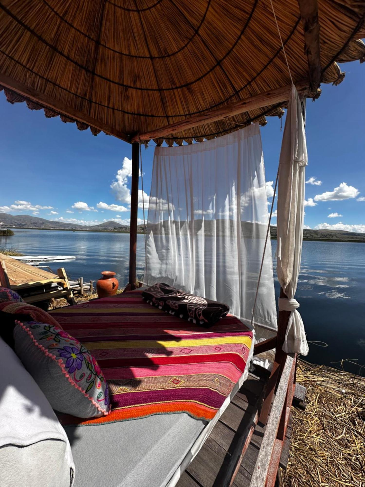 Uros Waliski Lodge Puno Exterior foto