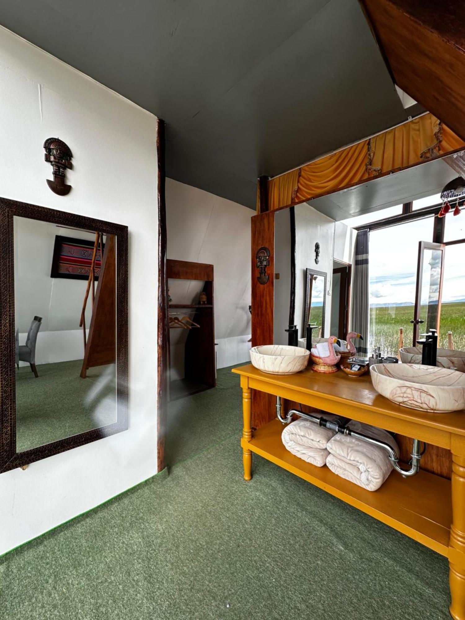 Uros Waliski Lodge Puno Exterior foto
